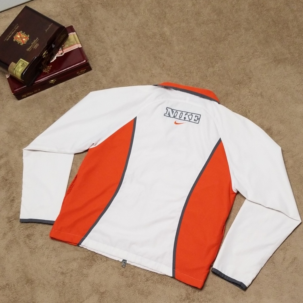 NIKE womens windbreaker style jacket - Picture 3 of 8
